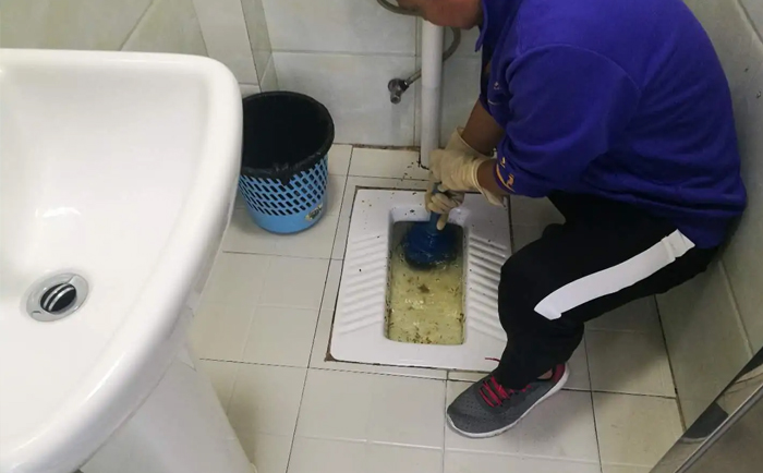玉泉街道疏通蹲坑