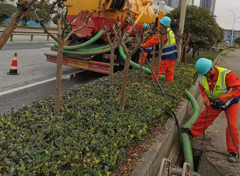 玉泉街道市政管道清淤